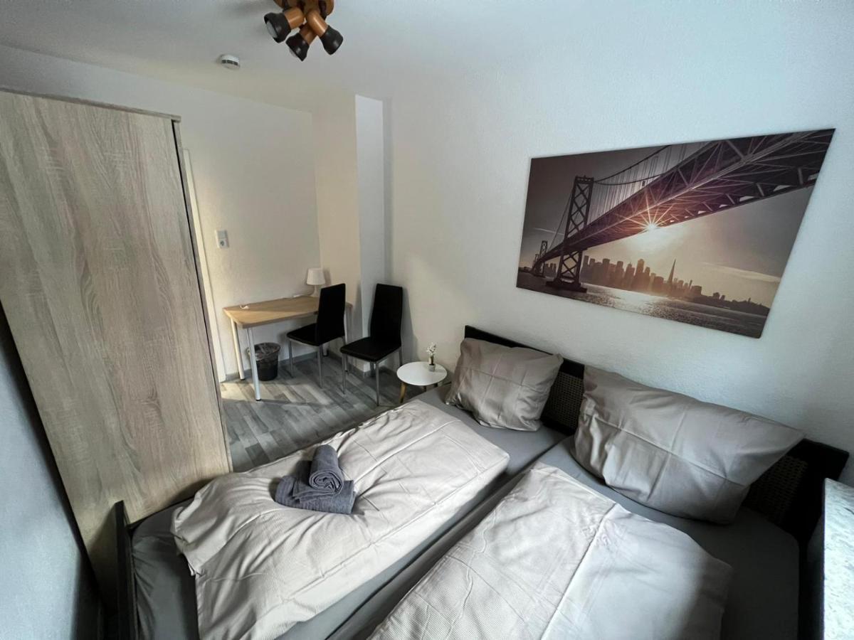 Ferienwohnung Schoenes Einfaches Zimmer In Oldenburg 109 Exterior foto